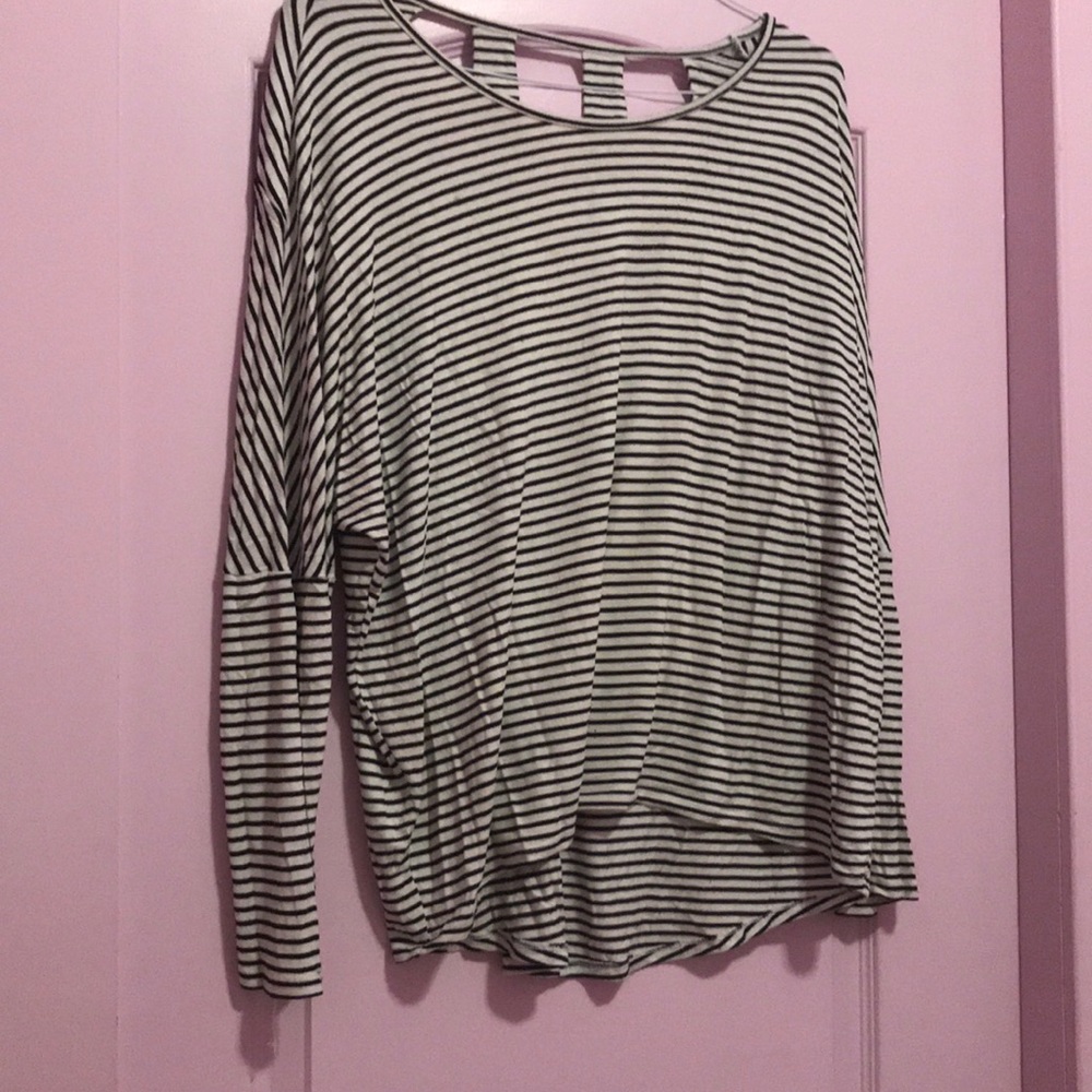 Top black and white strips